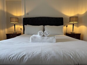 4 chambres, fer et planche à repasser, Wi-Fi, draps fournis