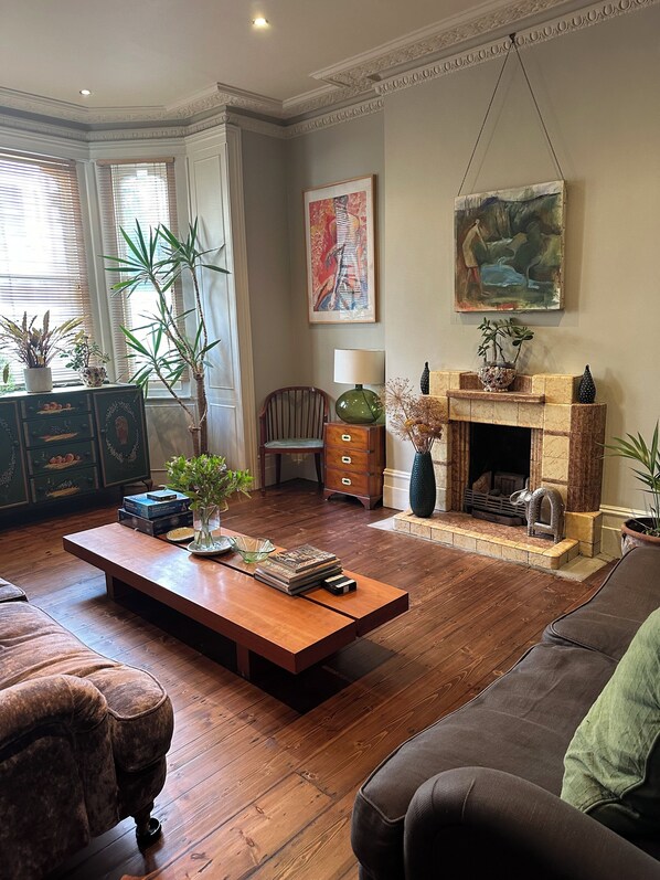 スマートテレビ、暖炉、プリンター