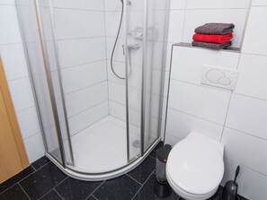 House | Bathroom - Holiday Apartment Behind the Dike (Norden)