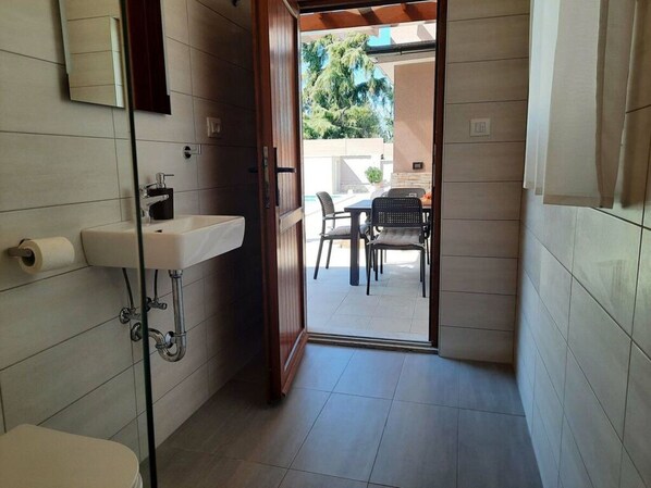 Villa | Dining - Magnifica Comfortable Holiday Residence (Pula)