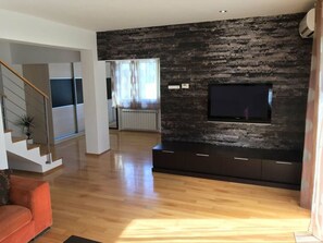 Villa | Living area - Magnifica Comfortable Holiday Residence (Pula)