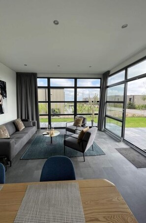 Chalet | Living area - "sunkiss at the Ijsselmeer" (Enkhuizen)