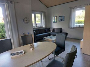 Dining - Shooting Star Comfortable Holiday Residence (Otterndorf)