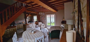 Interior - L'Etable, gîte between land and sea.  (Verlincthun)