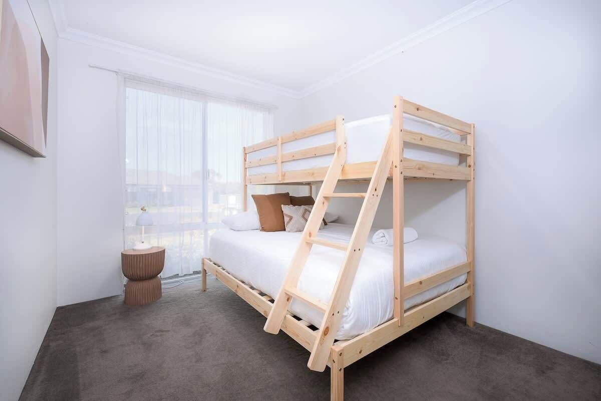 4 chambres, fer et planche à repasser, lit de bébé portatif, Wi-Fi