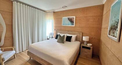 Meelup Mia: The Dream Down South Beach Getaway