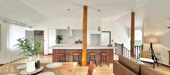 Meelup Mia: The Dream Down South Beach Getaway