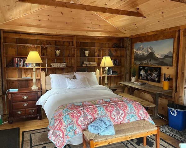 3 bedrooms, desk, free WiFi, bed sheets