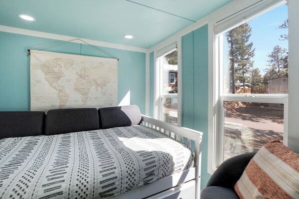 3 bedrooms, bed sheets