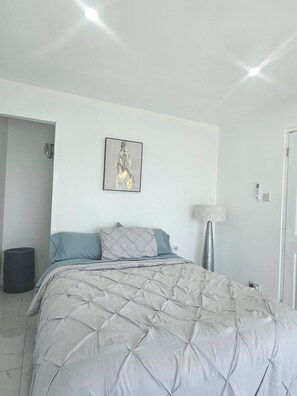 3 chambres, fer et planche à repasser, Wi-Fi gratuit, draps fournis