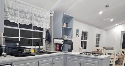 Charming 3-bedroom apartment in delightful Lance aux Epines with WiFi, AC