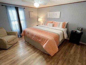 2 bedrooms, iron/ironing board, free WiFi, bed sheets