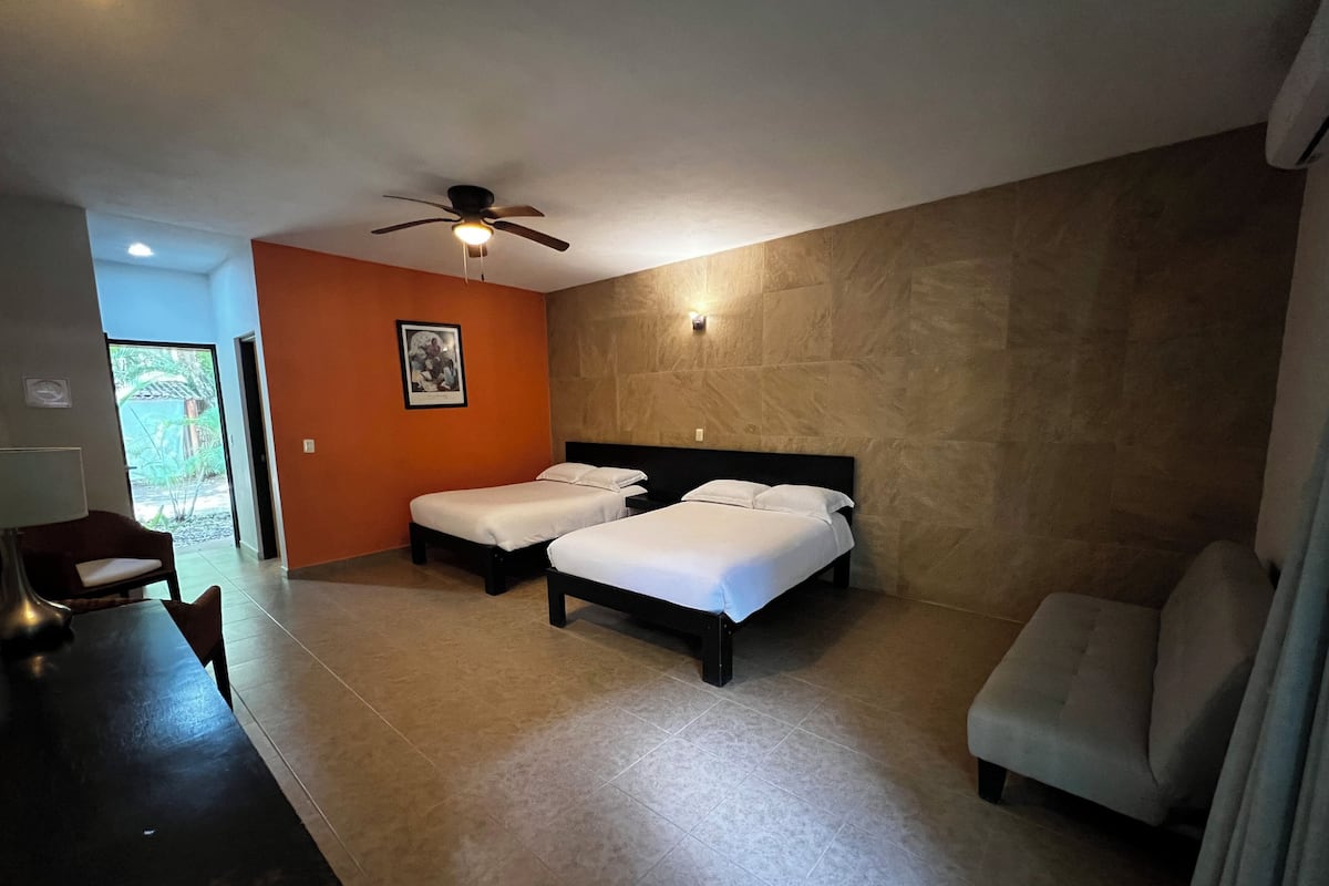 Comfort-Doppelzimmer, 2 Doppelbetten, Balkon, Gartenblick | 1 Schlafzimmer, kostenloses WLAN