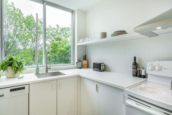 Mikrowelle, Ofen, Herdplatte, Geschirrspüler