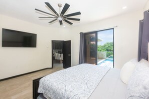 Bügeleisen/Bügelbrett, WLAN, Bettwäsche