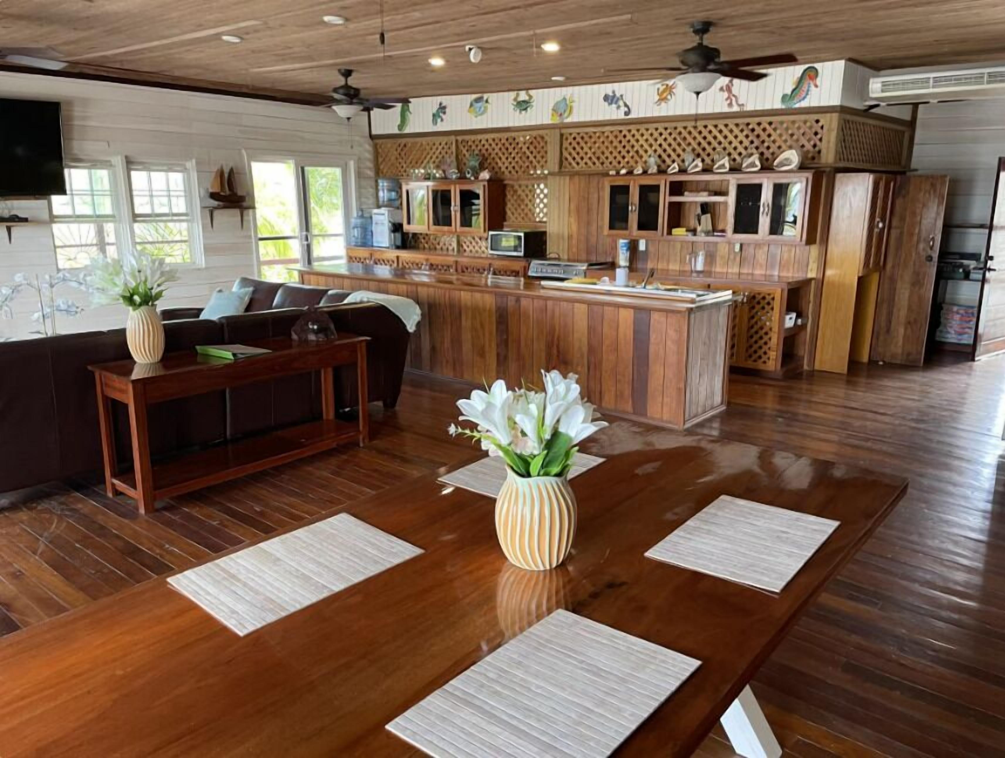 Comfort House | Dining room