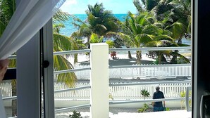 Utsikt mot strand/hav