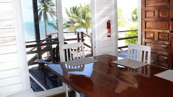 Comfort House | Dining room