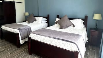 1 bedroom, Egyptian cotton sheets, premium bedding, in-room safe