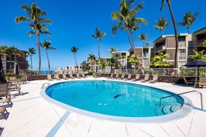 Pool - Alii Villas#304 (Kailua-Kona)