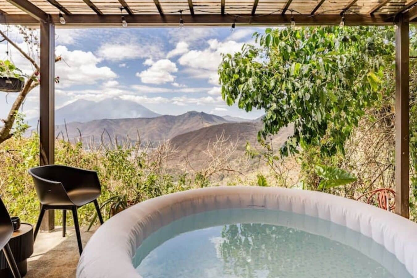 Bañera de hidromasaje al aire libre