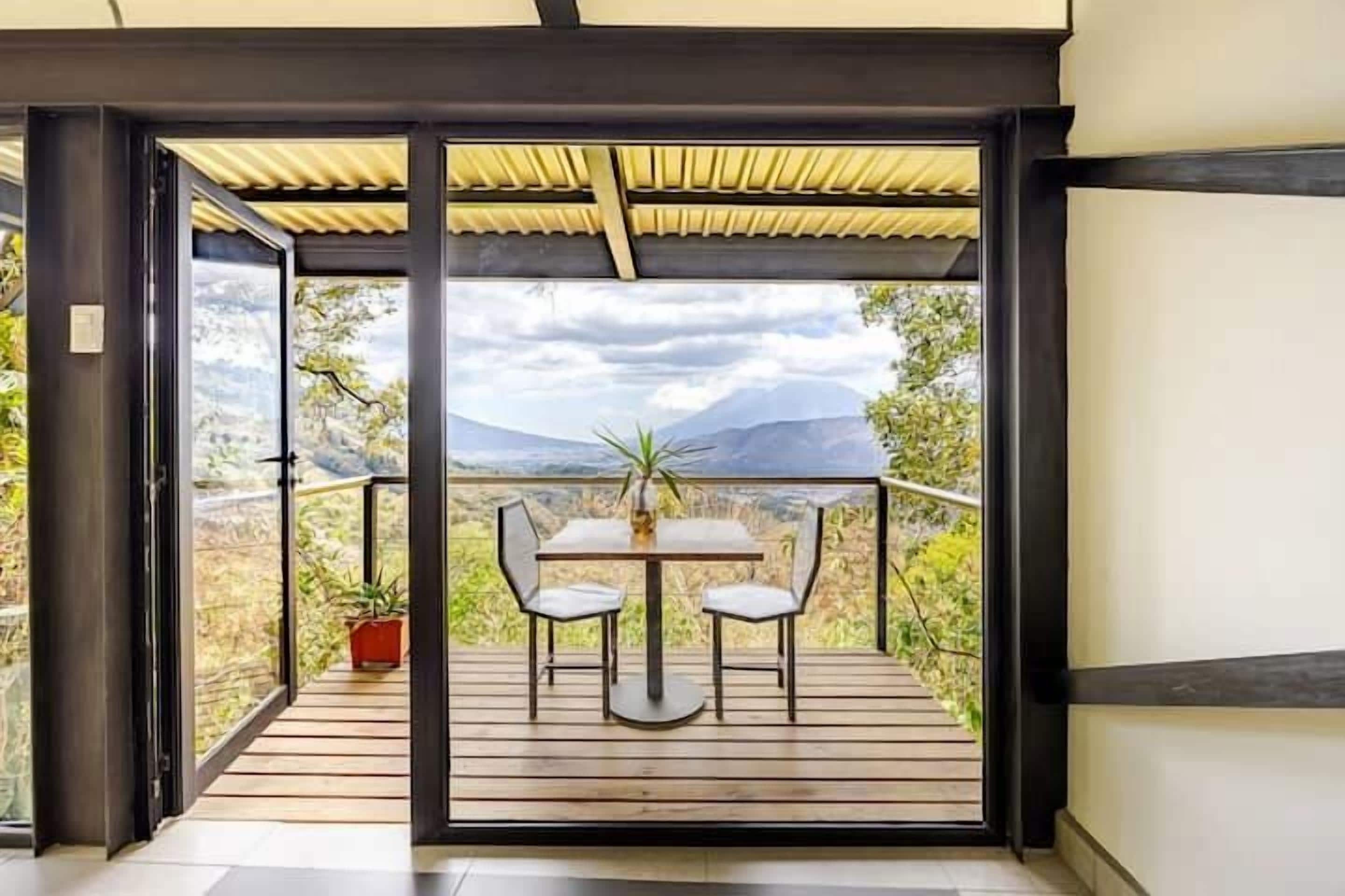 Panoramic Studio Suite, 1 Queen Bed, Balcony, Mountain View | Terrace/patio