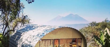 Romantic Cabin, 1 Double Bed, Balcony, Mountain View | Individually decorated, individually furnished, laptop workspace