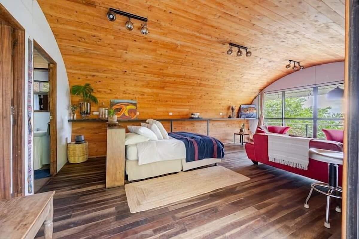 Luxury Cabin, 1 Queen Bed, Balcony, Mountain View