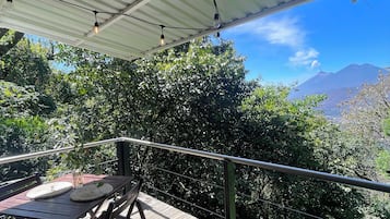 Cabane Luxe, 1 grand lit, balcon, vue montagne | Balcon