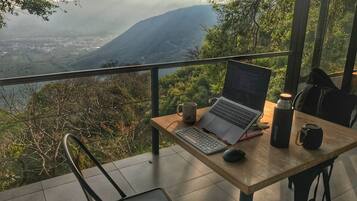 Superior-Apartment, 1 Queen-Bett, Balkon, Bergblick | Balkon