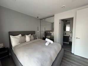 2 slaapkamers, een strijkplank/strijkijzer, wifi, beddengoed