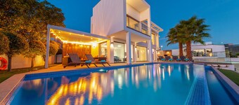 Armação de Pêra: villa with heatable pool & BBQ