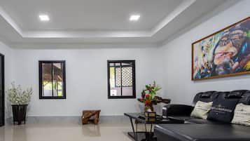 Villa | Lobby