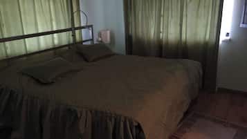 Classic Room | Blackout drapes, iron/ironing board, free WiFi, bed sheets