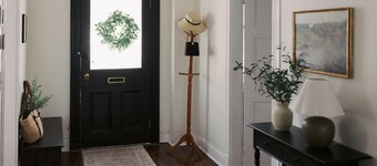 Fire Pit, Game Room, 15 min to Hershey with King Bed, Entire house