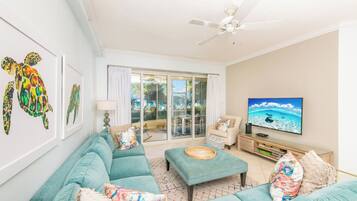 Una Smart TV, un reproductor de DVD