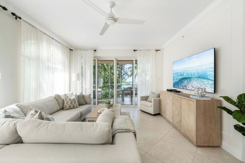 Villa 7, Ocean Front, Second floor, 3 bedroom, 3 bathroom, fully equipped.