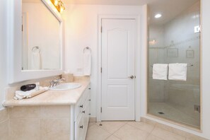 Shower, jetted tub, hair dryer, towels