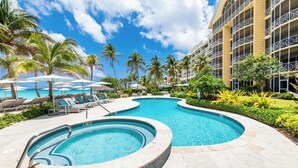 Pool - The Meridian, Villa 9, Second floor 3BR/3B, Oceanfront, fully equipped. (Seven Mile Beach)
