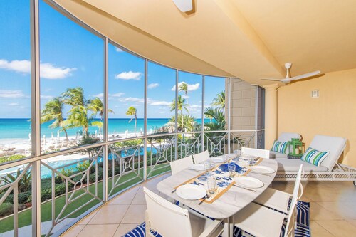 Villa 9, Second floor 3 bedroom, 3 bathroom, Oceanfront, fully equipped.