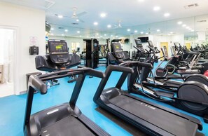 Fitness facility - Villa 17, Third floor, 3 bedroom, 3 bathroom, oceanfront, fully equipped. (Seven Mile Beach)
