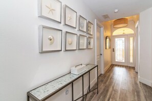 Interior - Villa 17, Third floor, 3 bedroom, 3 bathroom, oceanfront, fully equipped. (Seven Mile Beach)