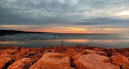 Wild Atlantic Way cottage, 10km from Cliffs of Moher, 5km from Lahinch.