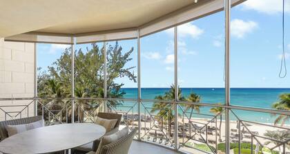 Villa 23, Forth floor 3 bedroom, 3 bathroom, oceanfront, fully equipped.