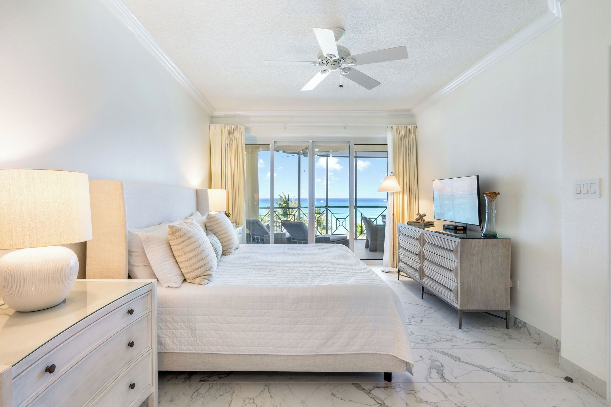 3 dormitorios, tabla de planchar con plancha, wifi y ropa de cama