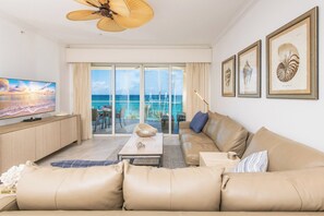 TV, DVD-spiller og stereoanlegg