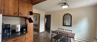 Clean & Cozy Spacious Apartment 