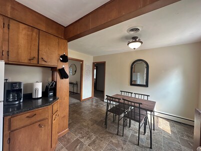 Clean & Cozy Spacious Apartment 