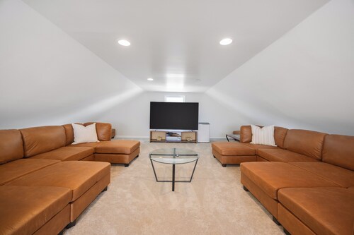 Belmar/lake Como-Tranquility 3 BR Apartment with Jacuzzi tub , 
Balcony&Terrace