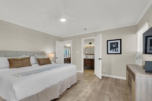 4 Schlafzimmer, Schreibtisch, Bügeleisen/Bügelbrett, kostenloses WLAN